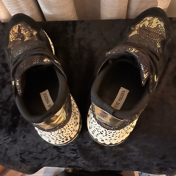 Upper black and gold snake print with polka dot black and white sole. - Picture 2 of 13